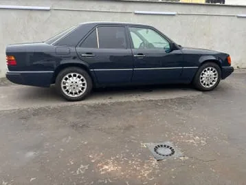Mercedes-Benz 230E 1992 photo 3