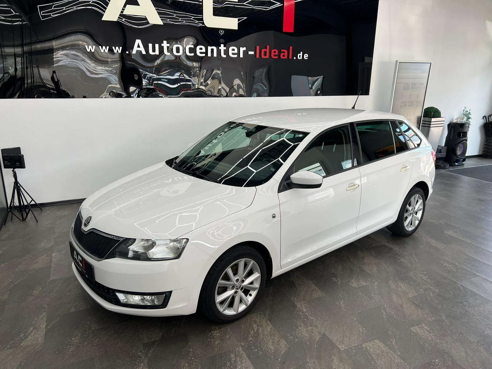 Skoda Rapid Spaceback 2014 photo 4