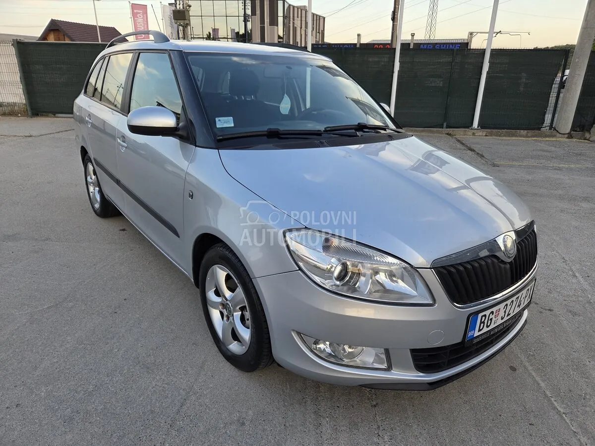 Skoda Fabia 2011 photo 4