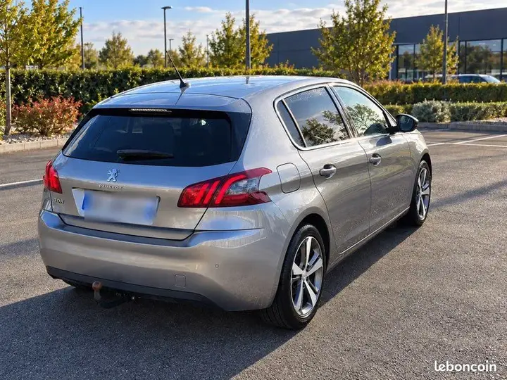 Peugeot 308 2020 photo 2