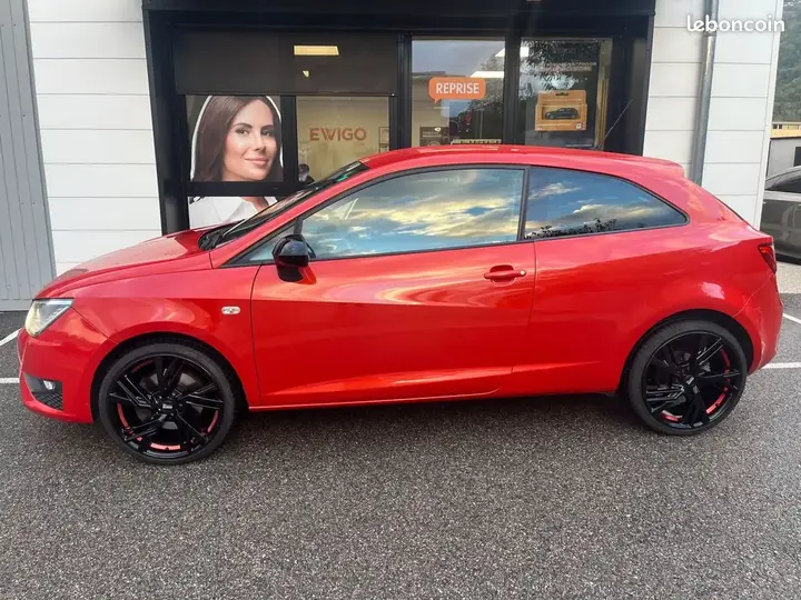 Seat Ibiza 2015 photo 2