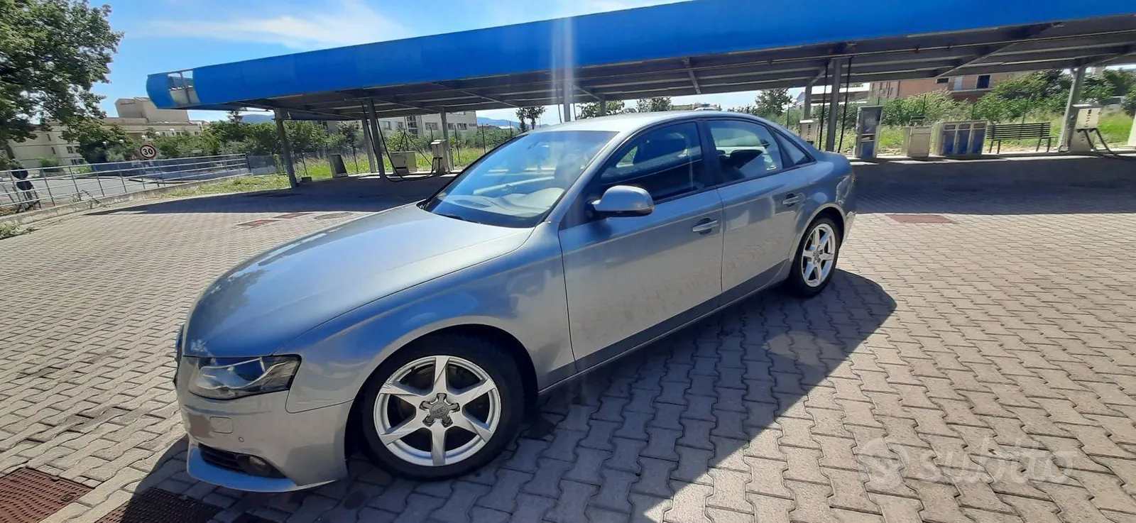 Audi A4 2012 photo 4