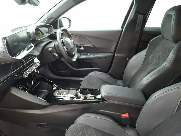 Peugeot E-2008 2022 photo 5