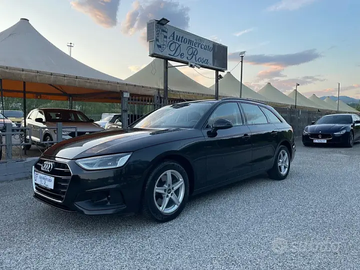 Audi A4 Avant 2022 photo 2