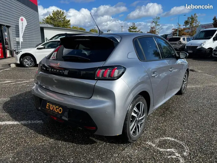 Peugeot 208 2020 photo 2
