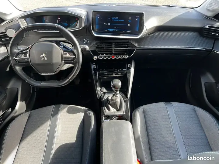 Peugeot 208 2020 photo 3