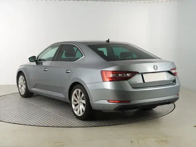 Skoda Superb 2016 photo 3