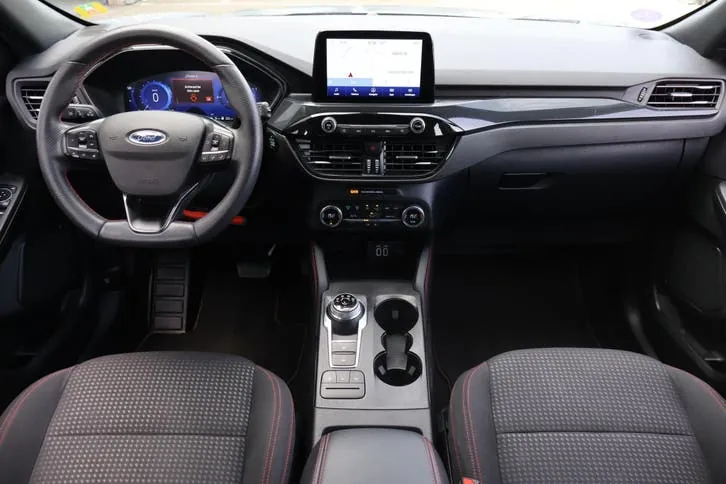 Ford Kuga 2021 photo 2