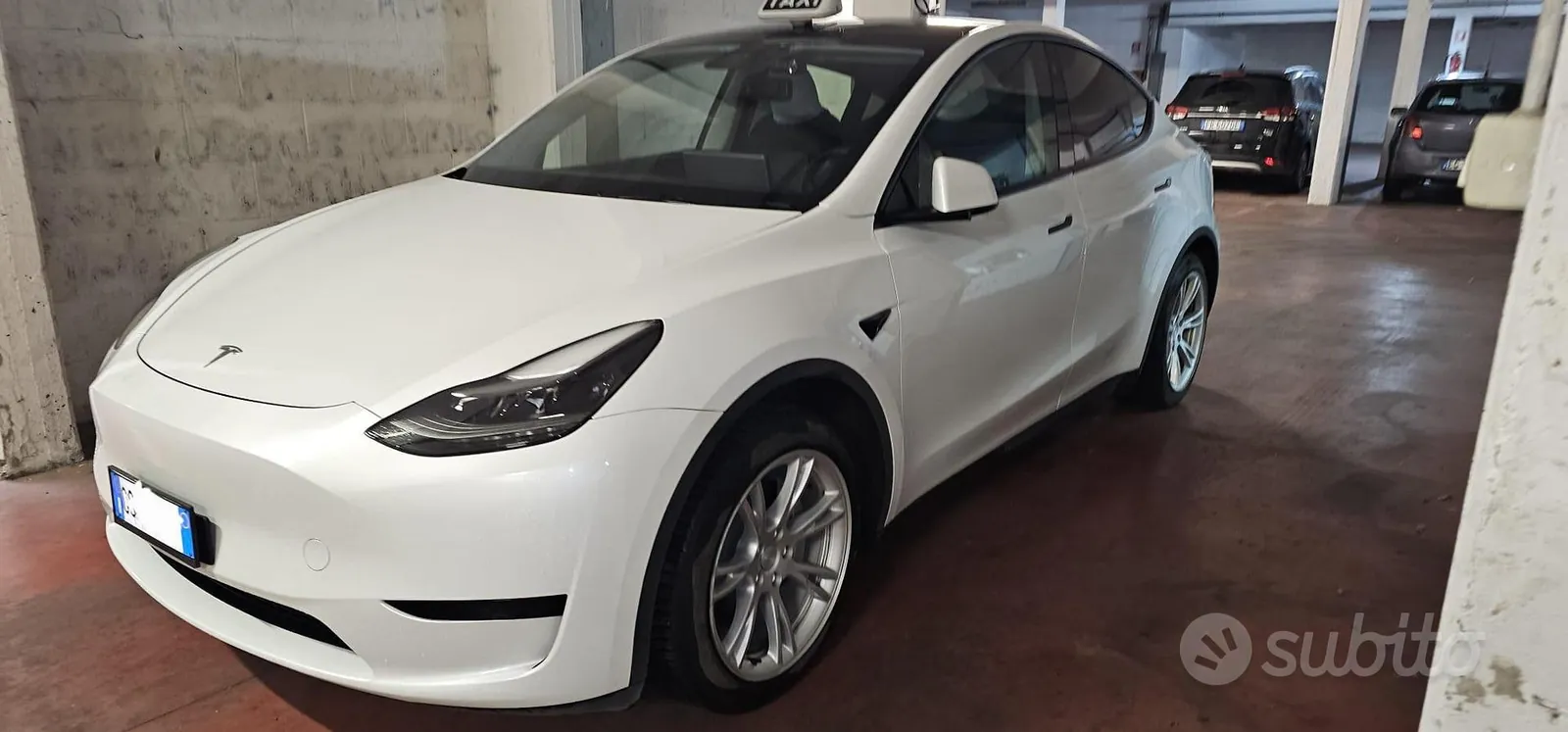 Tesla Model Y 2023 photo 2