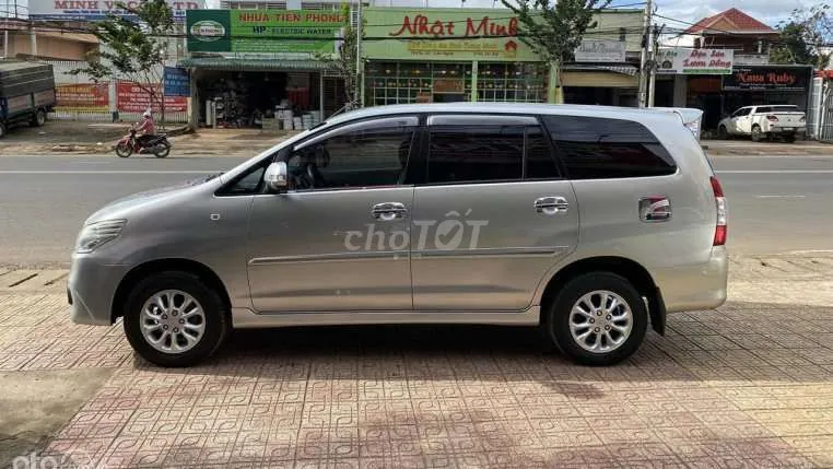 Toyota Innova 2013 photo 2
