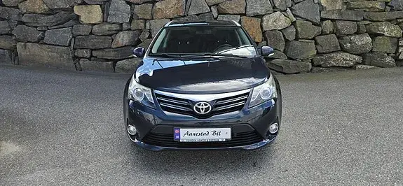 Toyota Avensis 2014 photo 2