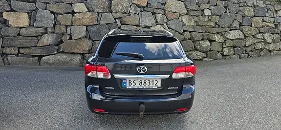 Toyota Avensis 2014 photo 5