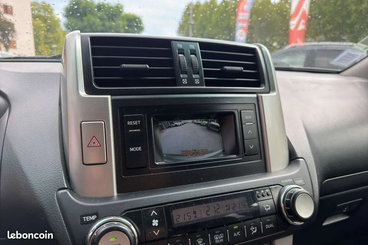 Toyota Land Cruiser 2013 photo 5