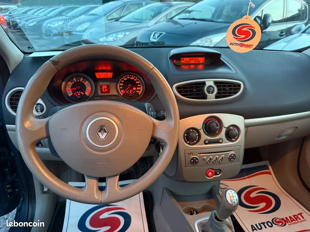 Renault Clio 2006 photo 4
