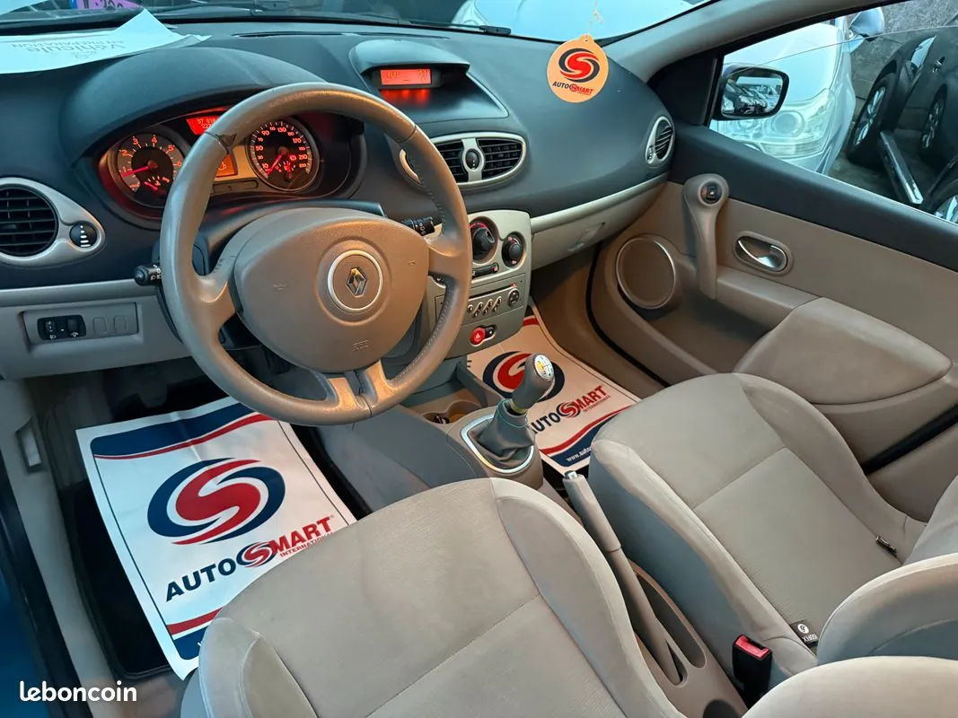 Renault Clio 2006 photo 3