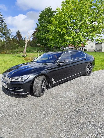 BMW 750Il 2018 photo 2