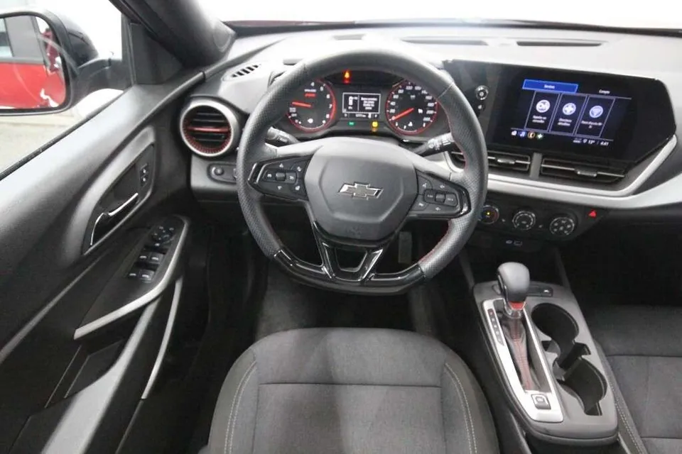 Chevrolet Trax 2024 photo 2