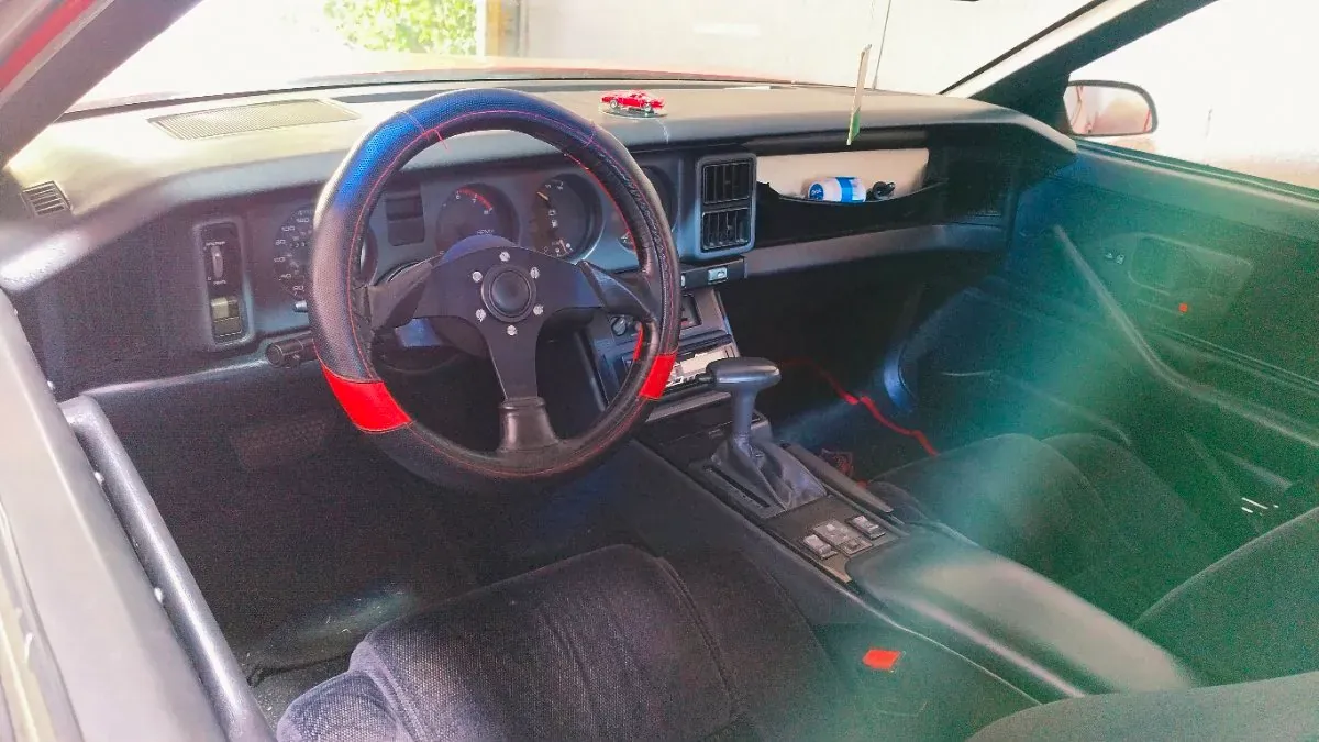Pontiac Firebird 1992 photo 2