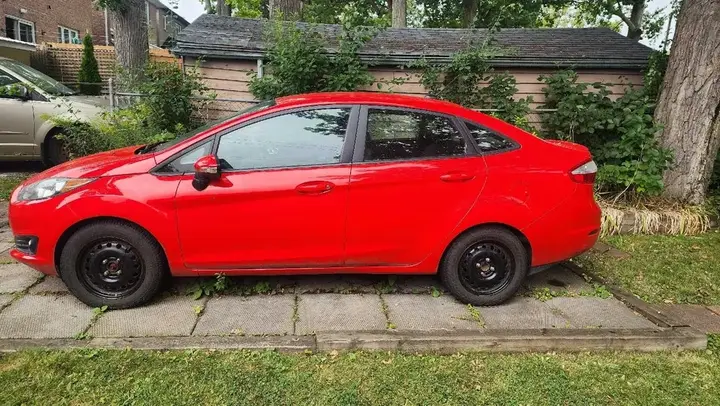 Ford Fiesta 2014 photo 2