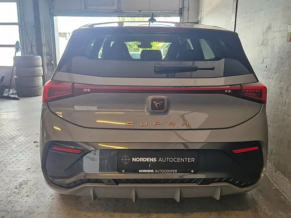 Cupra Born 2023 photo 5
