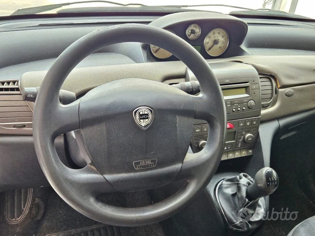 Lancia Ypsilon 2004 photo 4