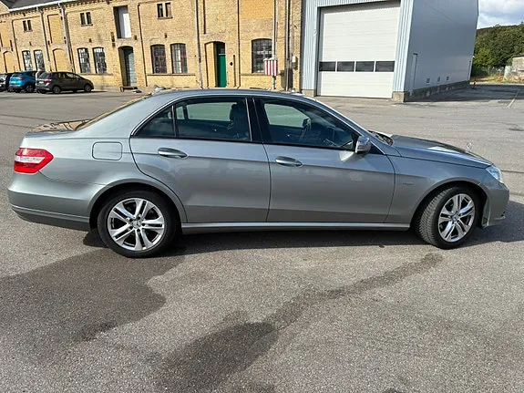 Mercedes-Benz E200 2010 photo 2