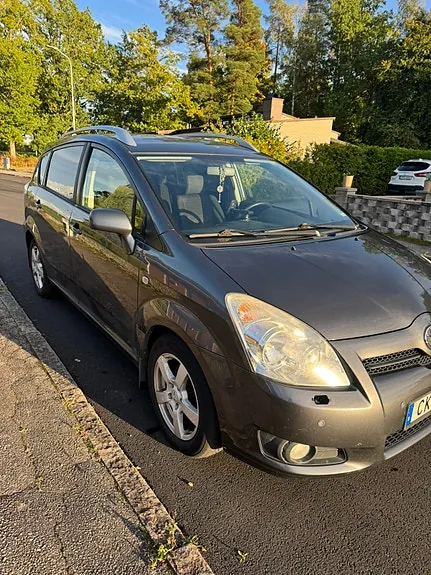 Toyota Corolla Verso 2008 photo 2