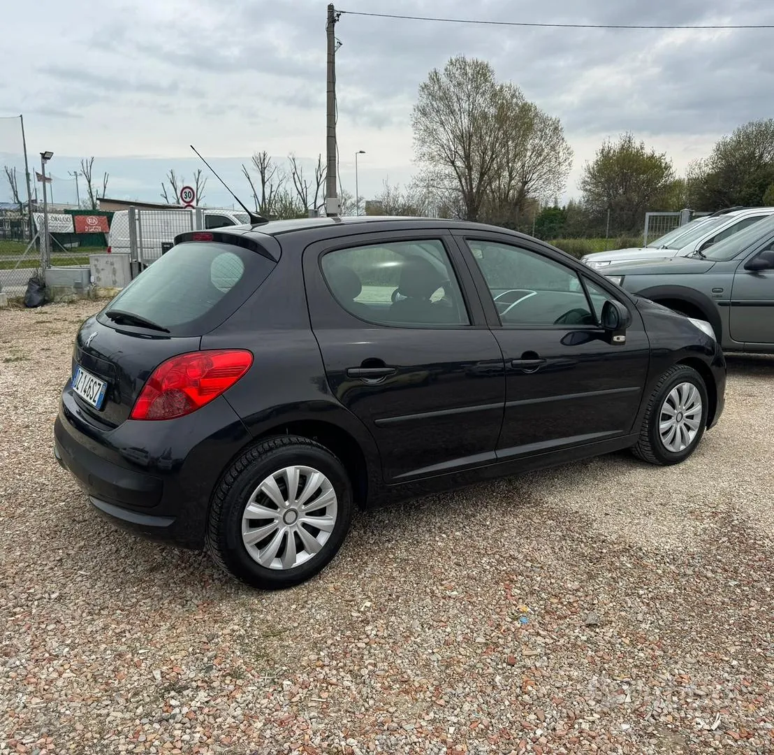 Peugeot 207 2009 photo 5