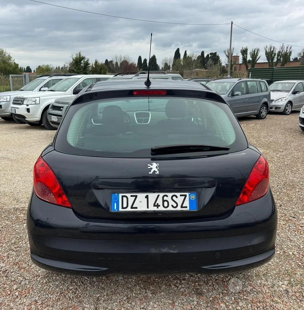 Peugeot 207 2009 photo 4