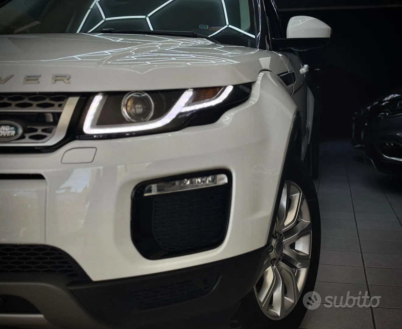Land Rover Range Rover Evoque 2018 photo 4