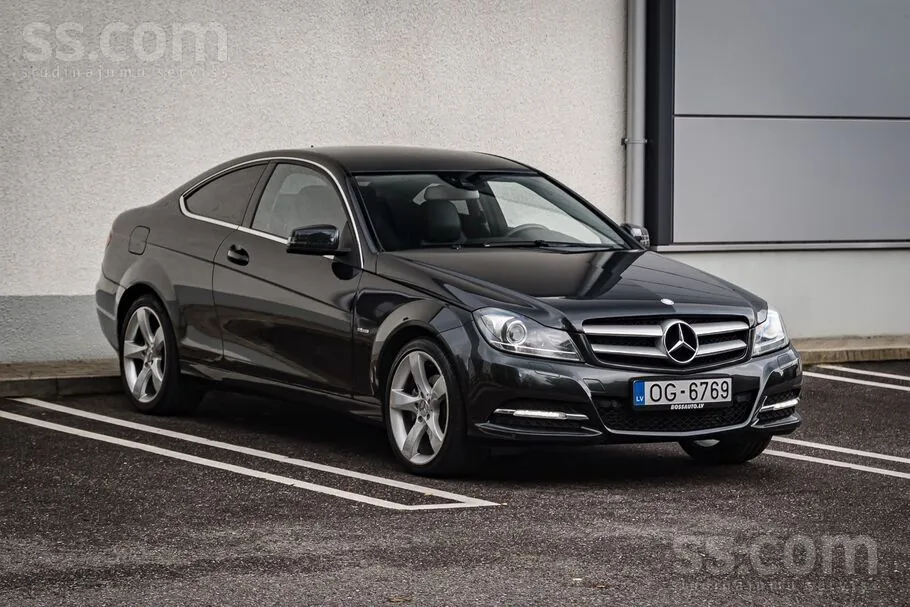 Mercedes-Benz C250 2011 photo 3