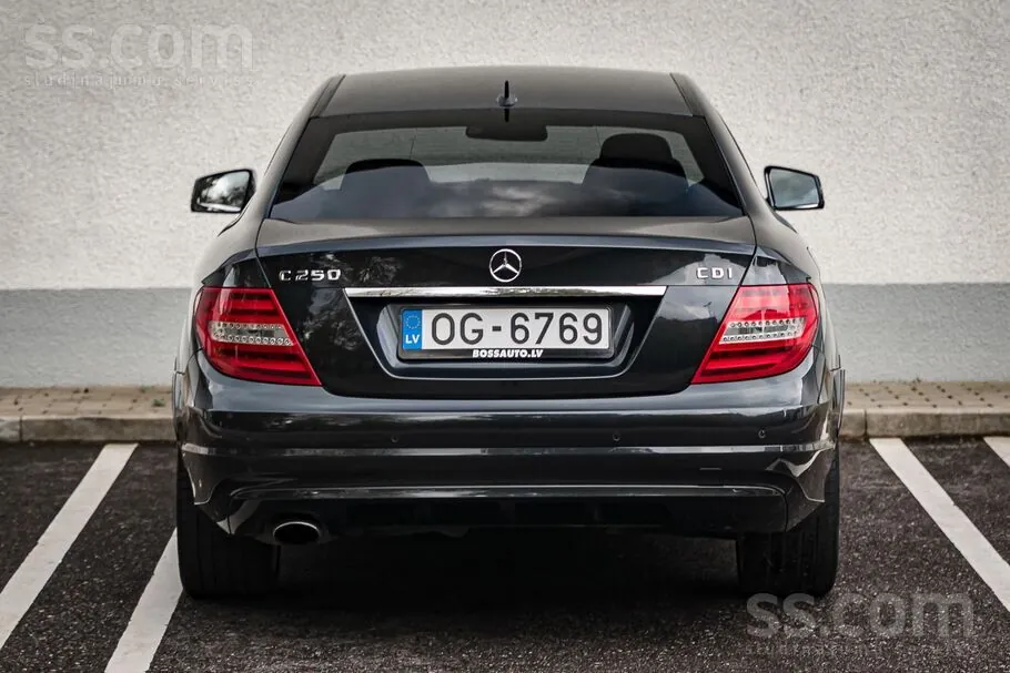 Mercedes-Benz C250 2011 photo 5