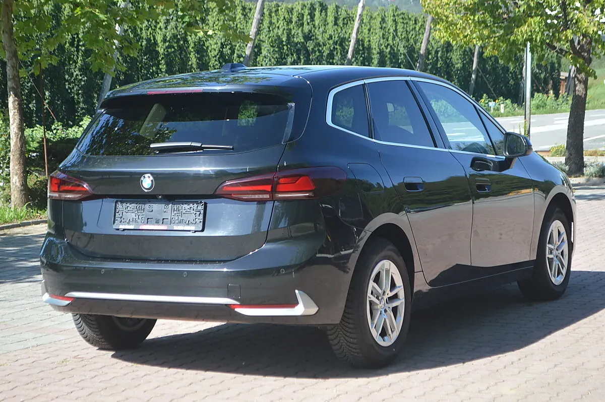 BMW 2 Series 2024 photo 3