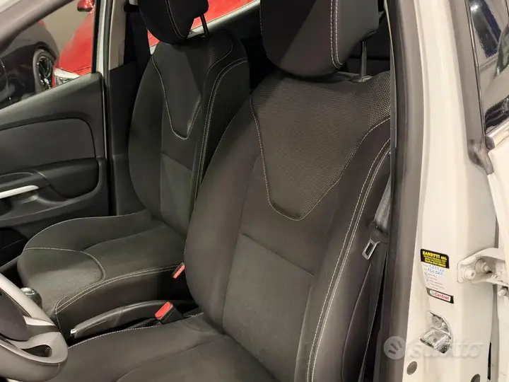 Renault Clio 2015 photo 4