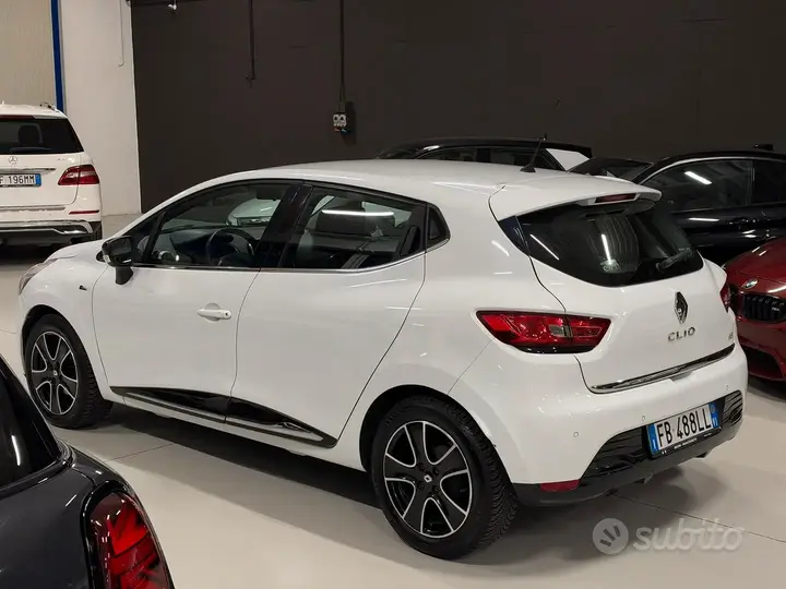 Renault Clio 2015 photo 2