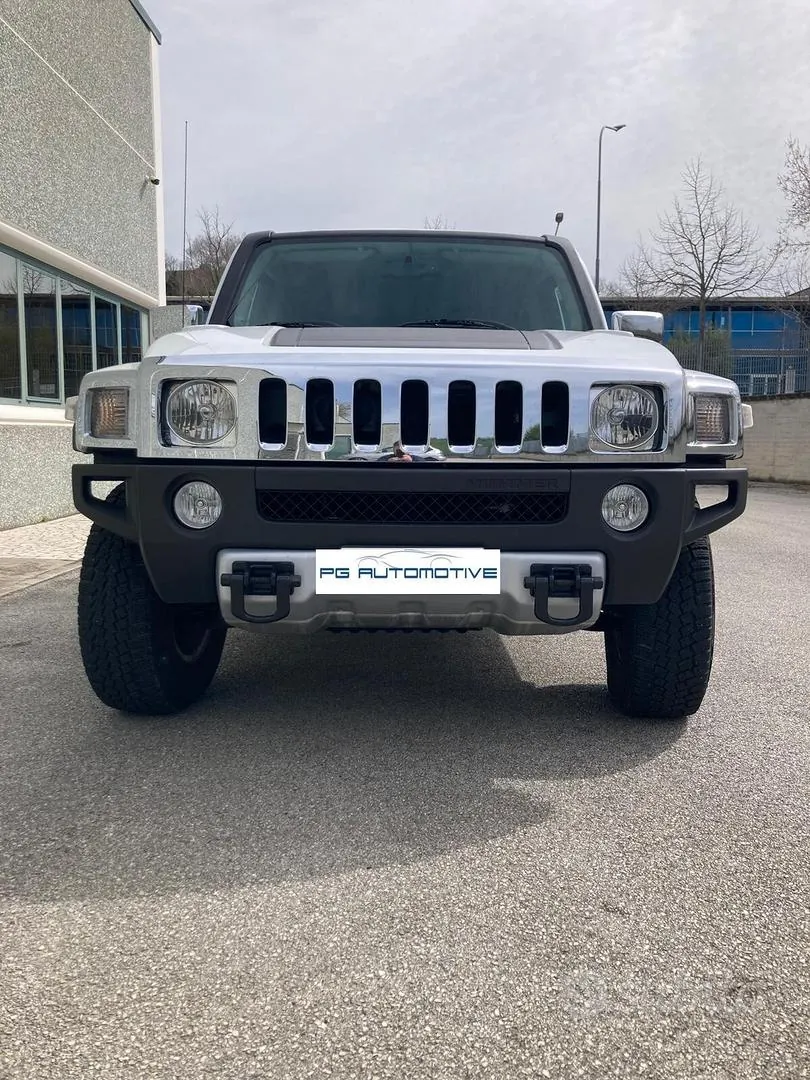 Hummer H3 2010 photo 2