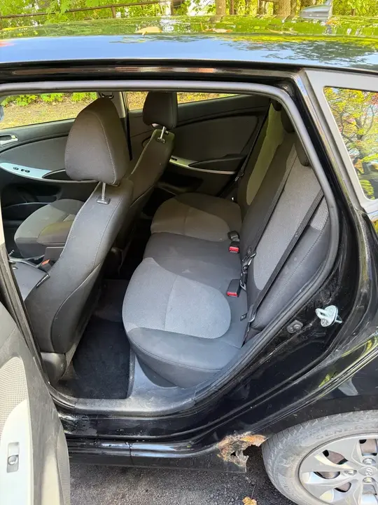 Hyundai Accent 2013 photo 4