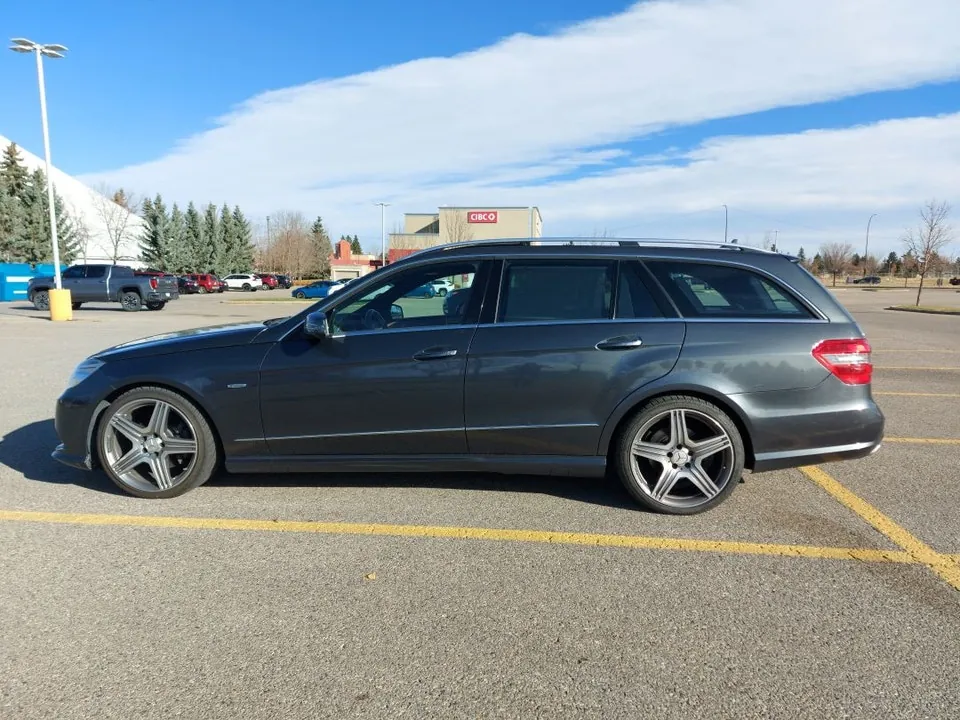 Mercedes-Benz E-Class 2011 photo 2