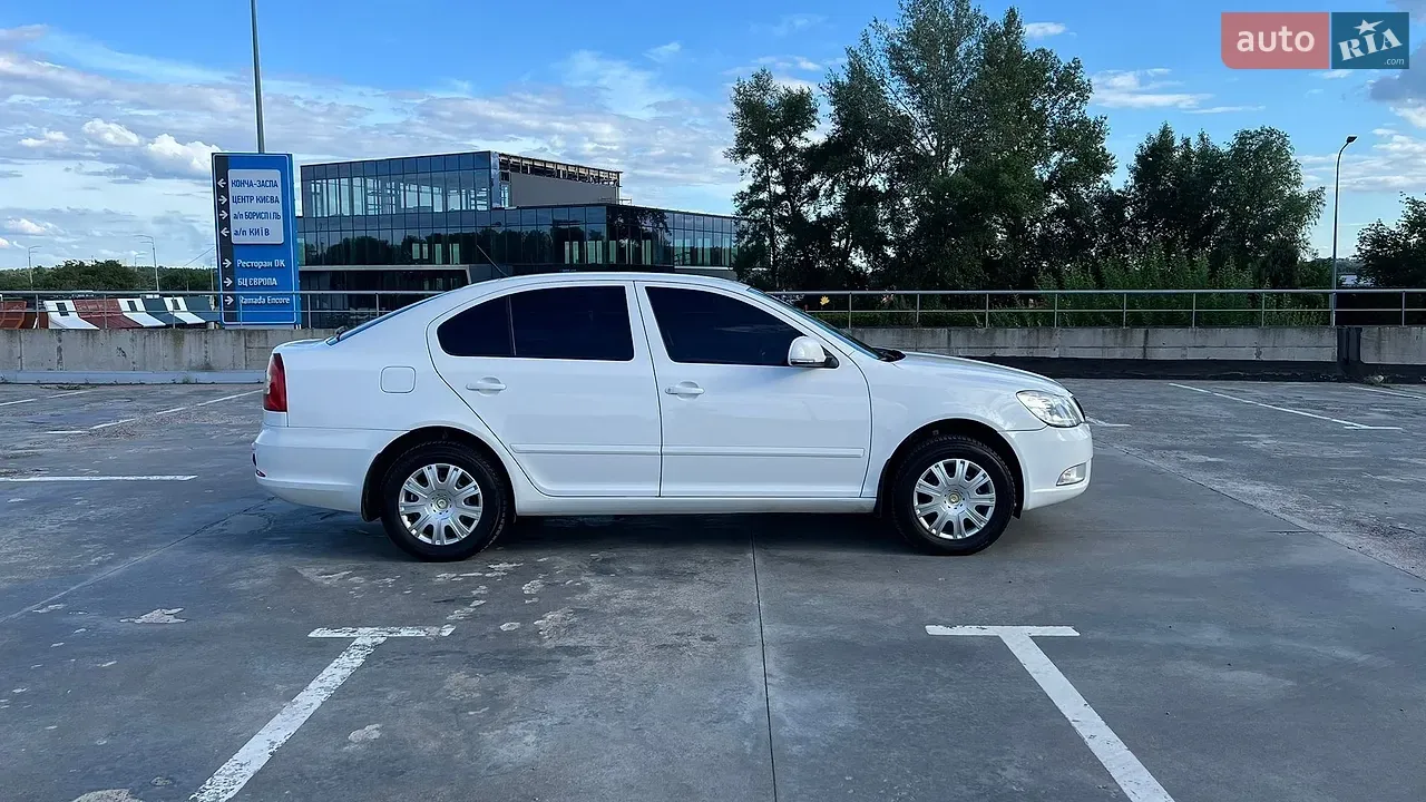 Skoda Octavia 2011 photo 4