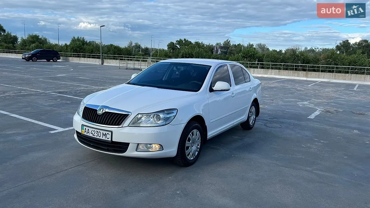 Skoda Octavia 2011 photo 2