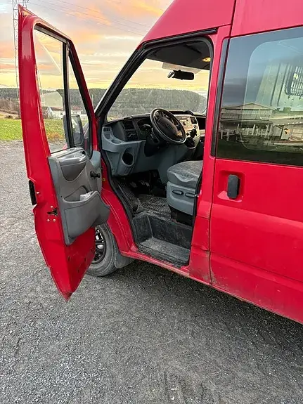 Ford Transit 350L Van 2007 photo 4