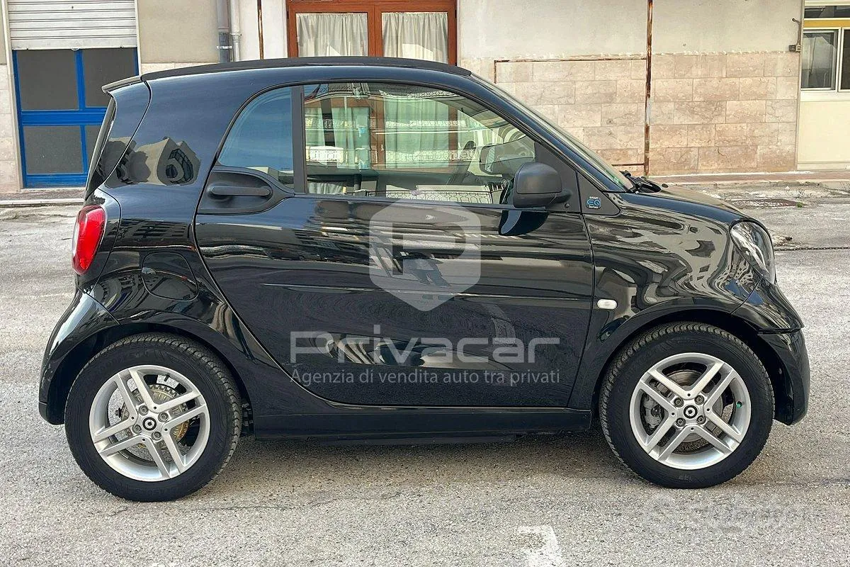 Smart Fortwo 2022 photo 4