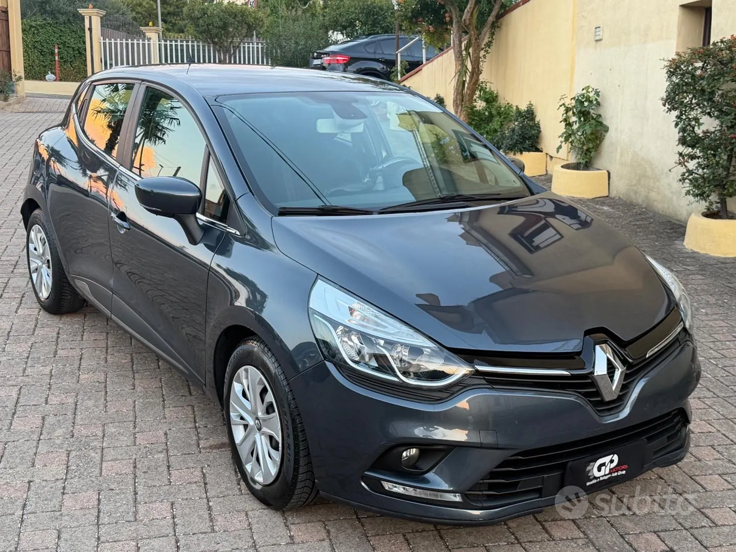 Renault Clio 2017 photo 2