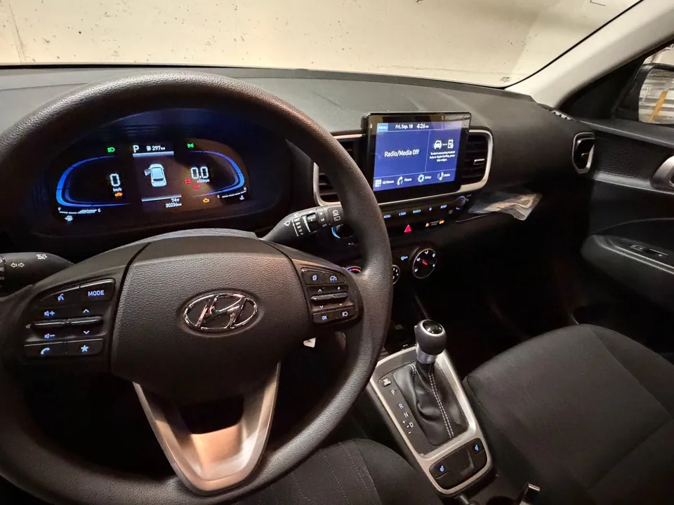 Hyundai Venue 2023 photo 3