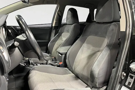 Toyota Auris 2018 photo 3
