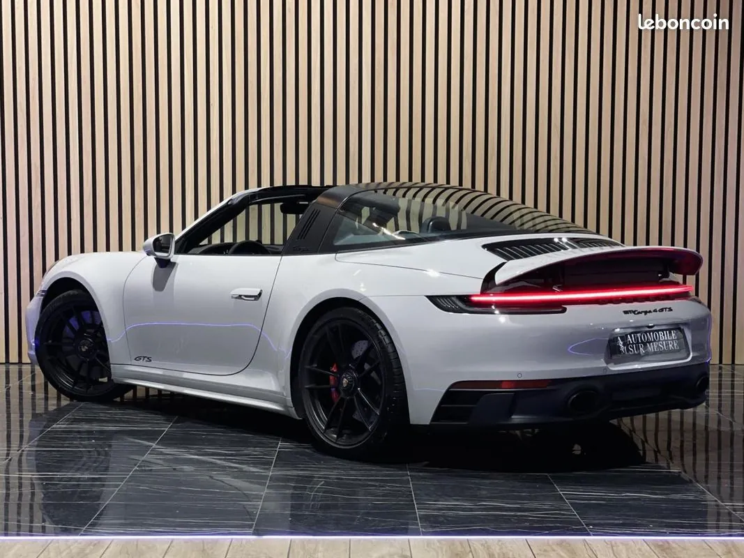 Porsche 911 2023 photo 3