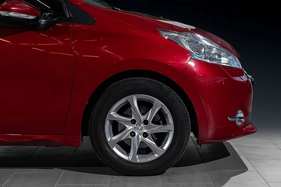 Peugeot 208 2013 photo 5