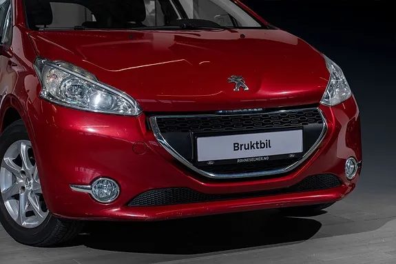 Peugeot 208 2013 photo 2