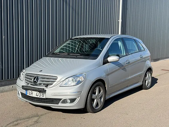 Mercedes-Benz B180