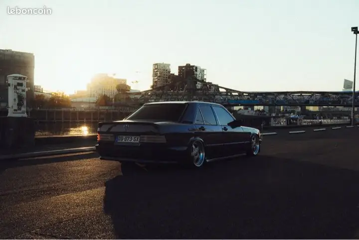 Mercedes-Benz 190E 1993 photo 2